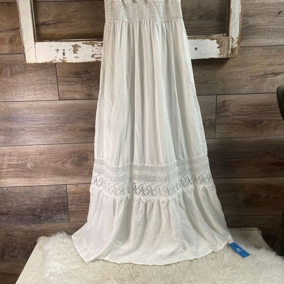 White Boho Maxi Dress Lace Trim Smocked Waist Beachy Size Small NWT - Picture 7 of 11